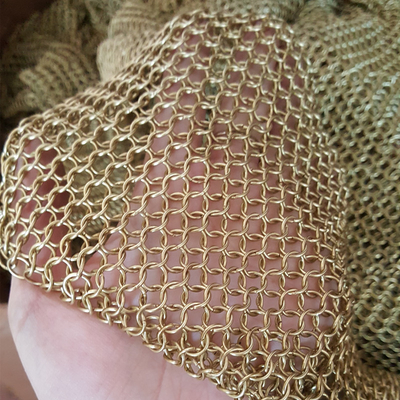 Goldene Kettenring-Netz-Draperie für funktionale Innenräume