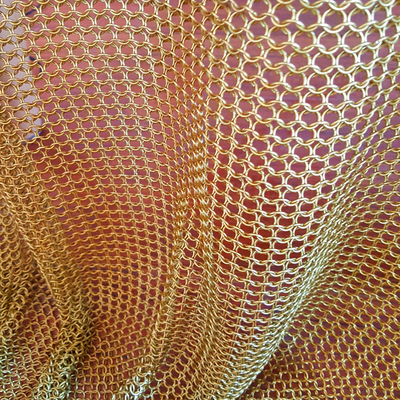 Goldene Kettenring-Netz-Draperie für funktionale Innenräume