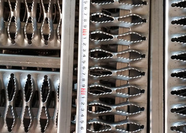 Galvanisierter Stahl Architektural Metallnetzschicht für Grtp-Straußgitter