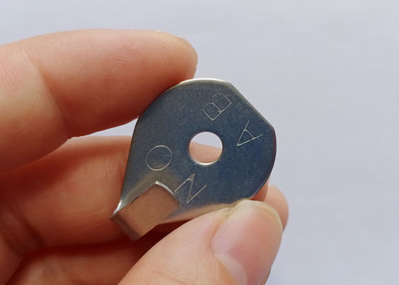 Isolierungs-Zusatz-Edelstahl-einzelnes Loch, das Haken für Removeable-Abdeckungen sich schnürt