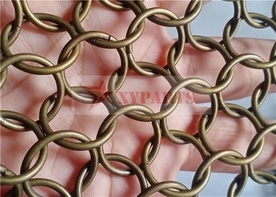 Bronzefarbener Ring-Maschenvorhang 1,5 x 15 mm für den Ladenbau