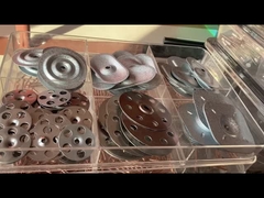 Stahlplatten und -befestigungsmittel zur Befestigung der TPO-EPDM-Membran durch die Isolierung am Dach