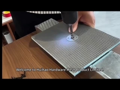 mit einer Breite von mehr als 10 mm, jedoch nicht mehr als 15 mm,